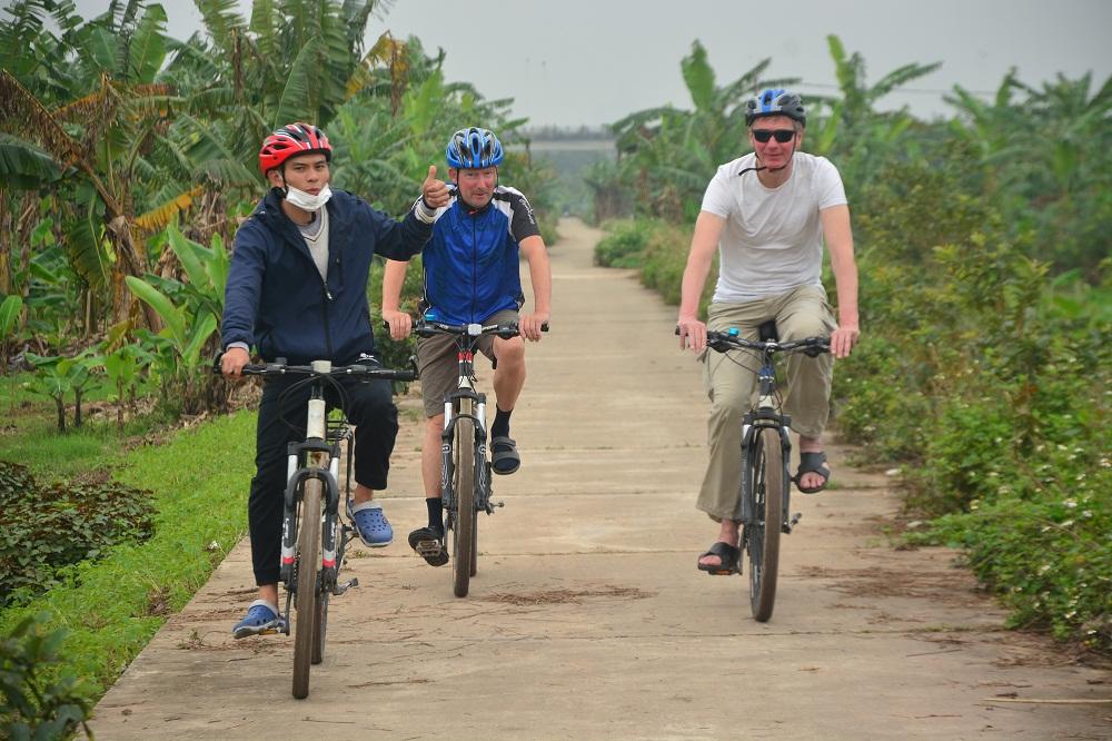 Electric-Assisted Bike Hanoi Bat Trang Village 4H